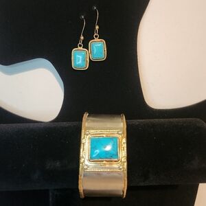 Set of Quadra Turquoise Cuff statement Bracelet and Earrings